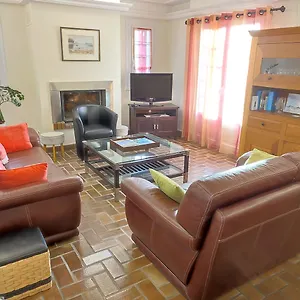 Maison Classée 3 étoiles, Grand Jardin Clos Au Calme Proche Centre Ville, 10 Min Des Plages Pont-lʼAbbé